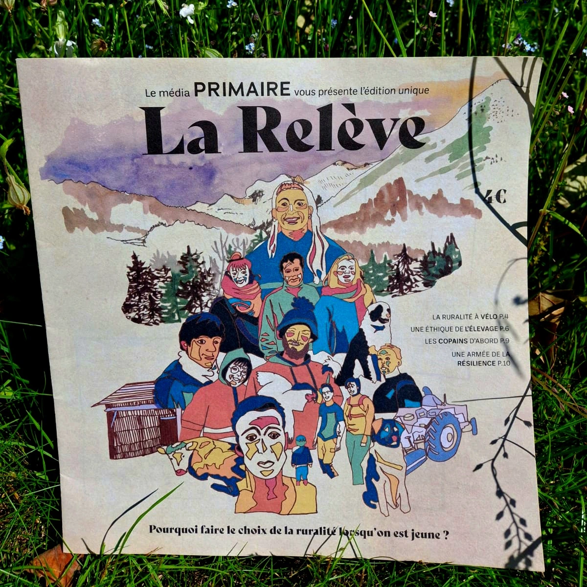 Couverture du journal Primaire Média - Édition Unique : La Relève. L'illustration colorée montre un groupe diversifié de jeunes, des agriculteurs, un tracteur et des animaux (vache, chiens) dans un paysage rural de montagne et de forêt. Le titre central pose la question : Pourquoi faire le choix de la ruralité lorsqu'on est jeune ?